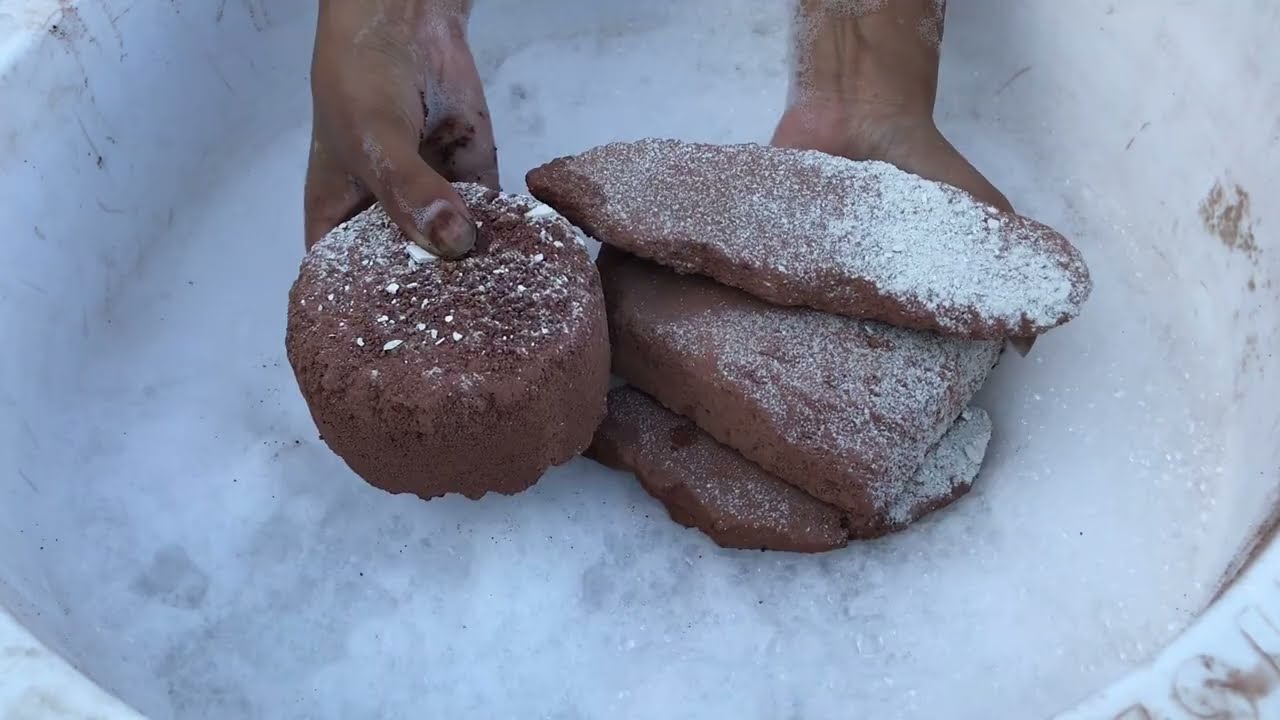 Pure red dirt water crumbling @aqsanaeem 🥰dipping paste play 🔥