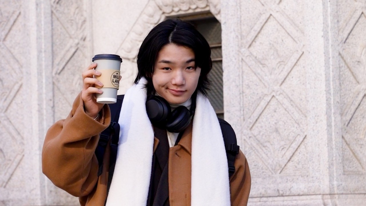 寺田心、カメラにお茶目なポーズ連発！？高校生になり、大人っぽさを増したイケメンっぷり発揮！？　ミルクランド北海道 新CM『冬のご自愛ミルク』メイキング