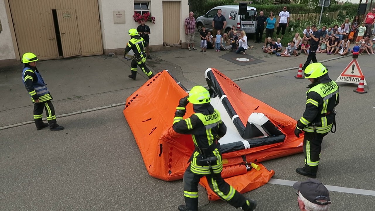 Schauübung der Feuerwehr Urbach am Tag der offenen Türe 2017