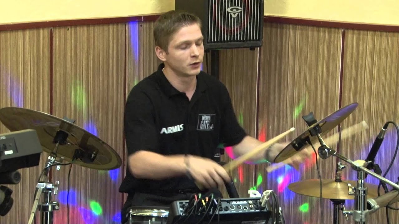hudobná skupina ARMIS - Neveľo som chodzil...Hej,už je nedaľeko...