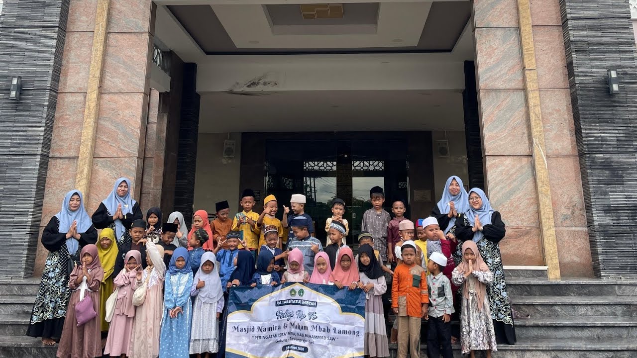 PERINGATAN ISRA MI'RAJ || Religi trip to Masjid Namira & Makam Mbah Lamong