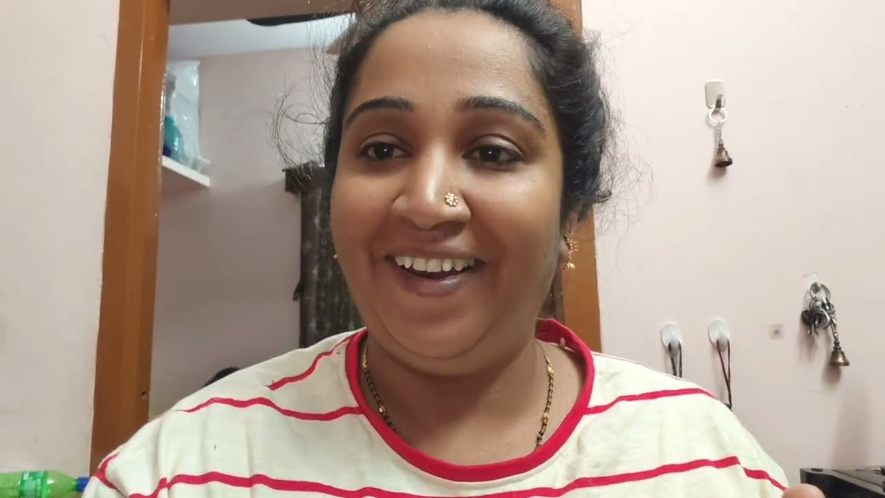 ಸಿಟಿ  market ಸುತ್ತು ವೀಲ್ ಚೇರ್ ಬೈಕ್ ನಲ್ಲಿ, ಹೇಗೆಲ್ಲ ಕೆಲಸ ಮಾಡ್ಕೋತೀನಿ ಹೊರಗಡೆ #vlog 