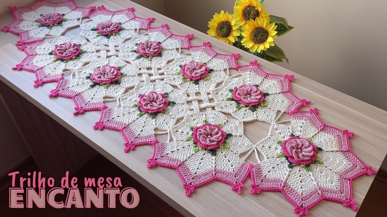 Trilho de mesa Encanto em crochê