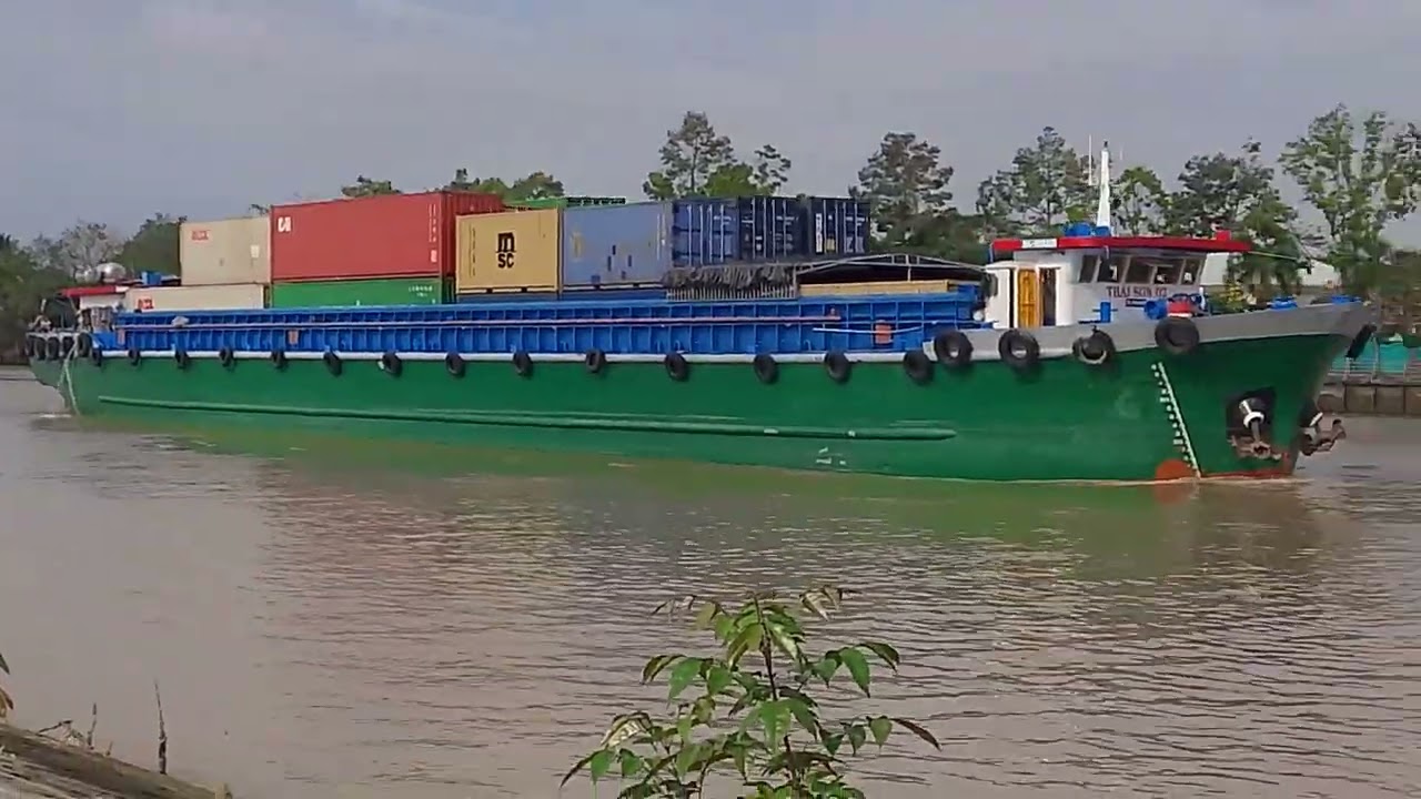Sà Lan Chở Cát Rất Nhiều Về Gò Công Miền Tây.