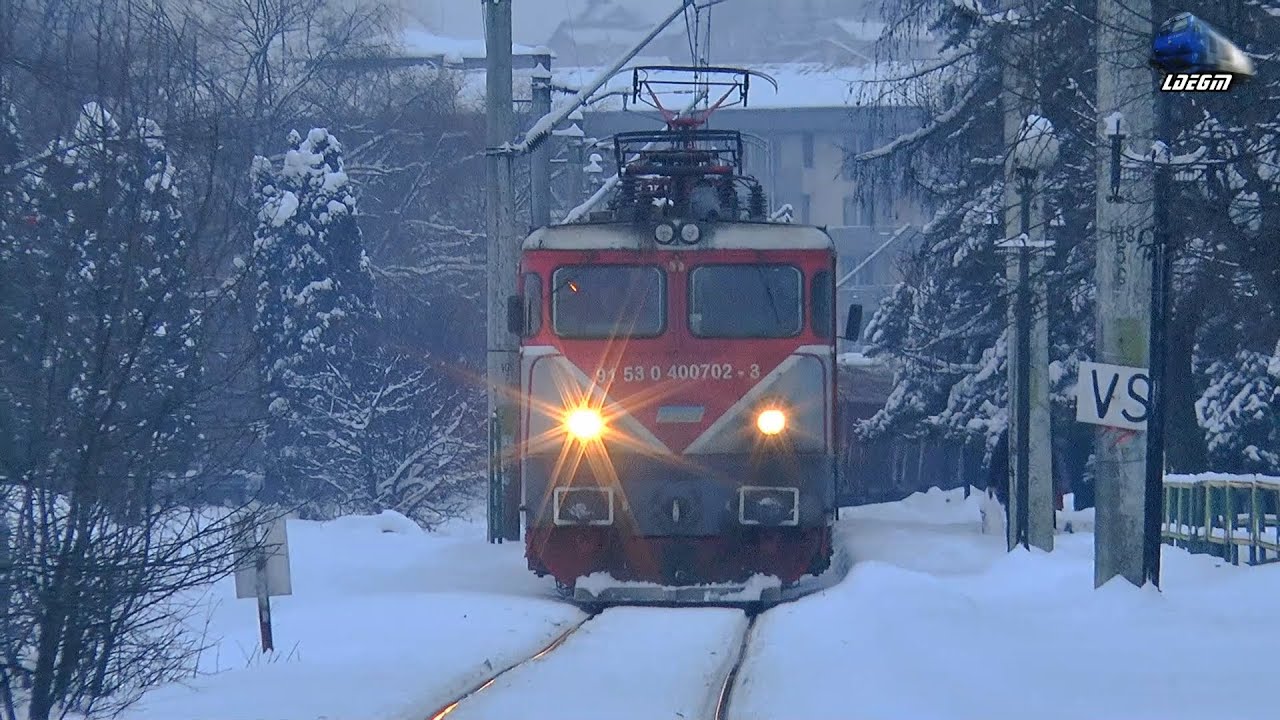 Trenuri CFR MARFĂ &icirc;n Zăpadă 🚊☃🚊 CFR MARFĂ Freight Trains in Snow in Vatra Dornei - 28 December 2021