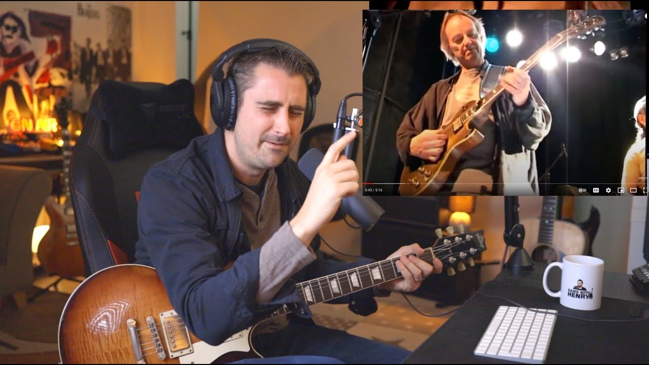 Snowy White Plays 