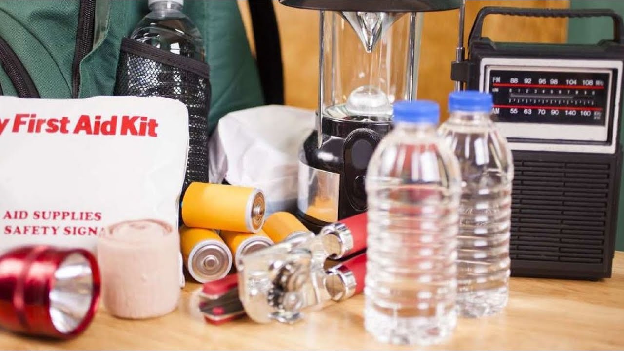8 Emergency Supplies Everyone Should Have