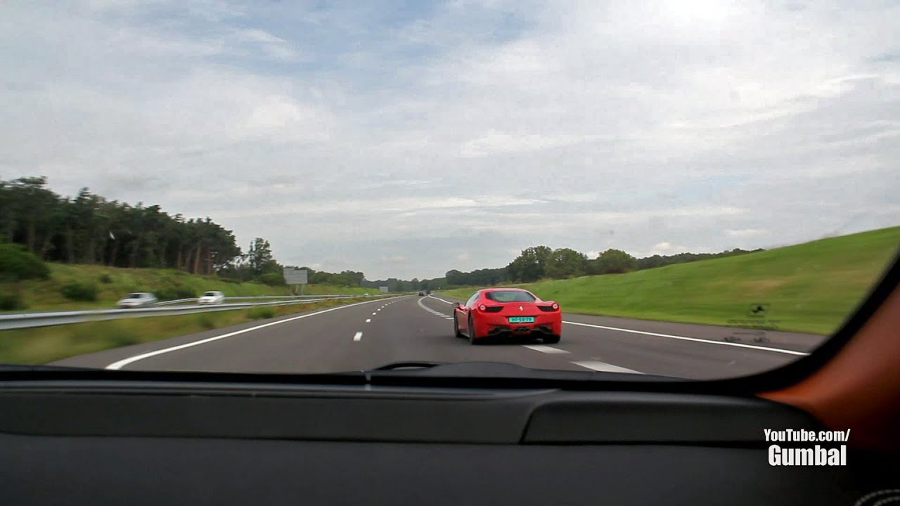 Ferrari FF vs 458 Italia - Gear up, Gear down..