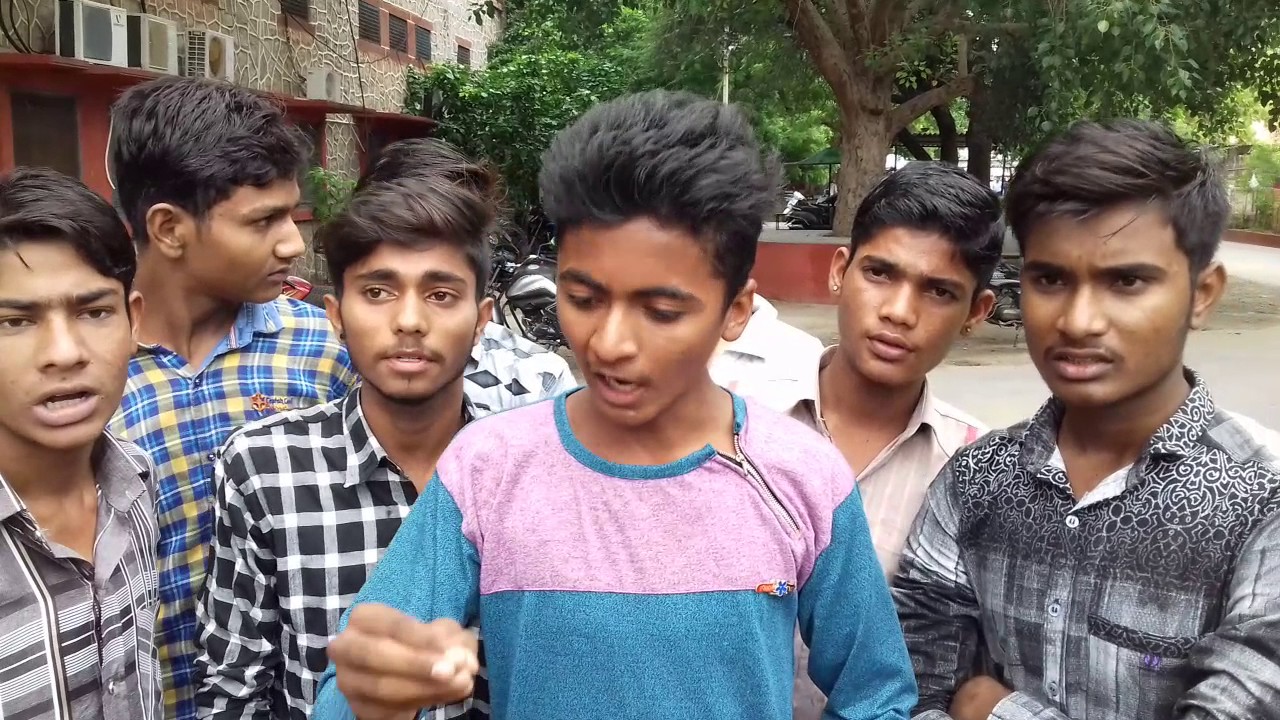 #PALI: Students in protest against the Warden