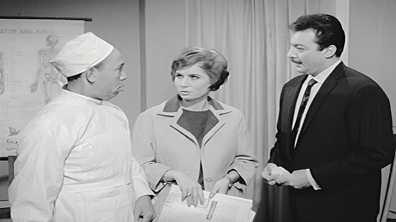 اسماعيل يس  ورشدى اباظه  وفيلم المجانين