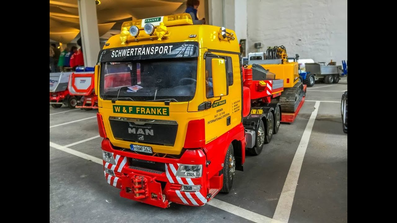 Heavy Haulage of a Liebherr 944