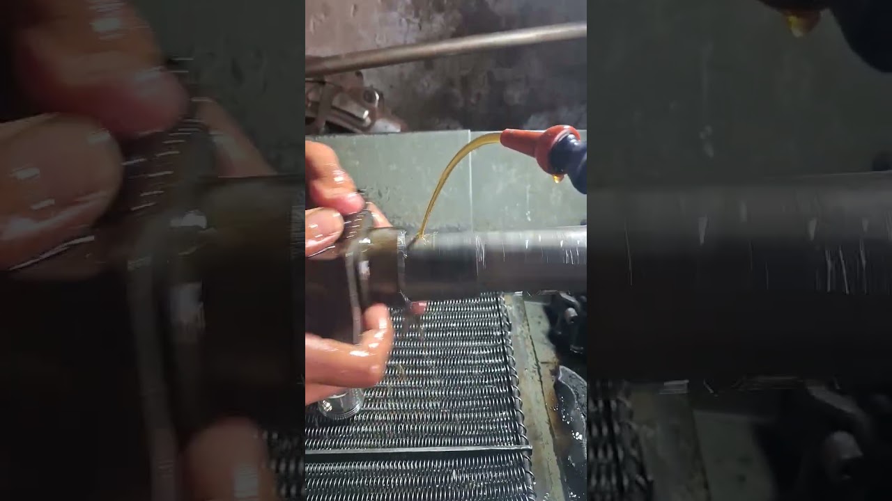 cd70#engine #cylinder #polish #piston #fitting #viralvideo #shortsfeed #mechanic