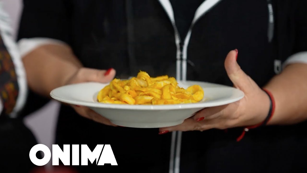 Shefe Lucia Martino - sjell receten e pastave arbereshe ne Berlin