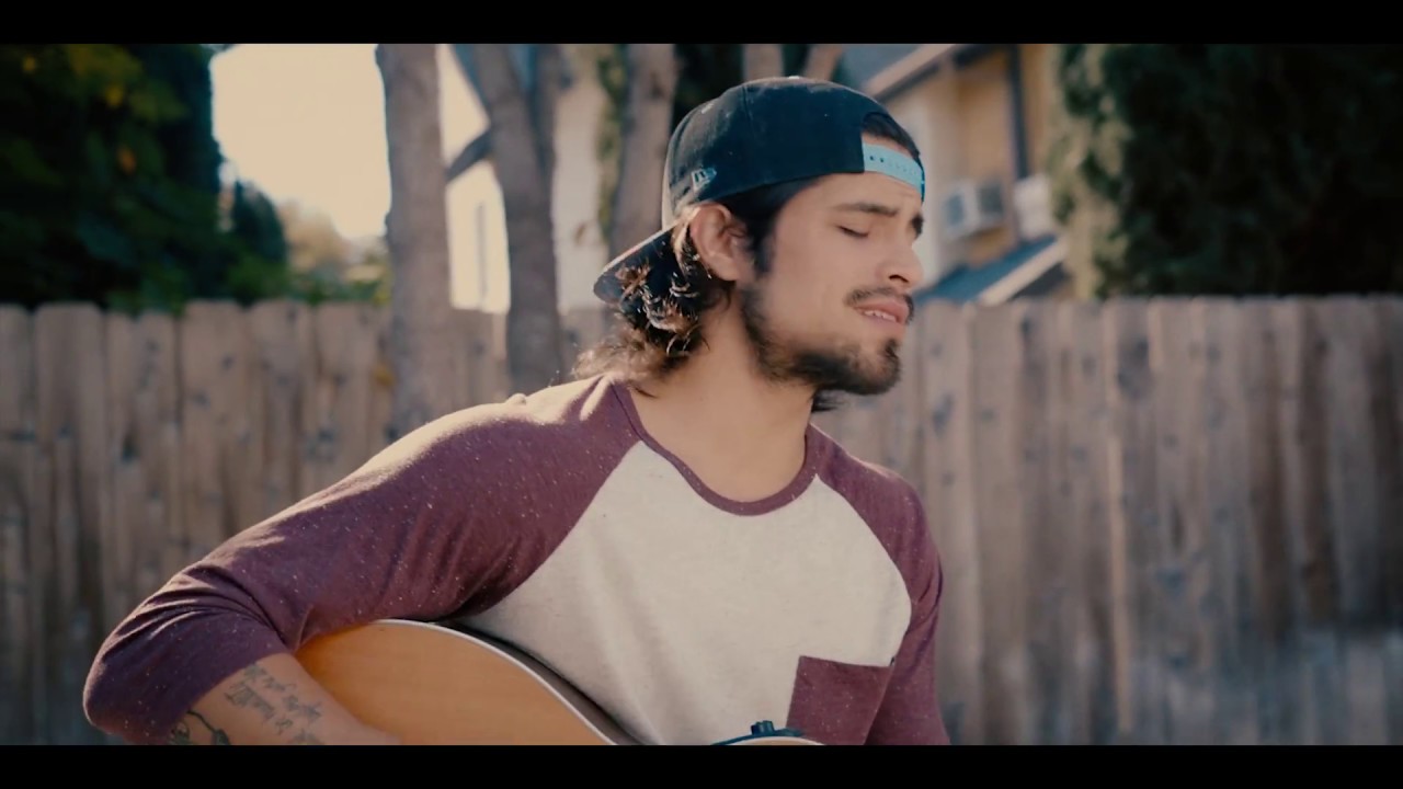 Dustin Lynch - I'd Be Jealous Too (Official Acoustic Music Video) - Tay Watts - Available on Spotify