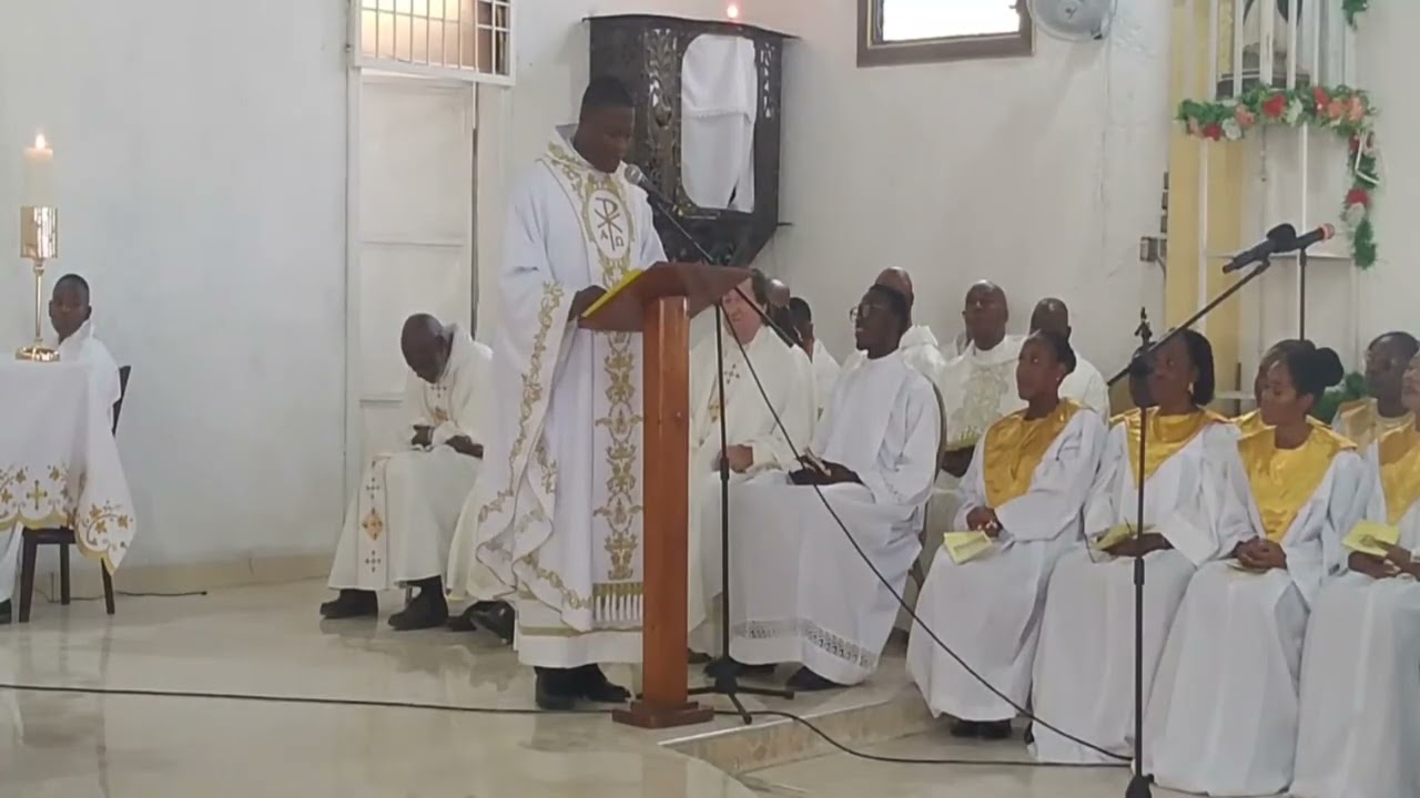 Temps fort 3:04:43 - 3:09:43 de RT chant évangélique  est en direct ! Messe d'ordination