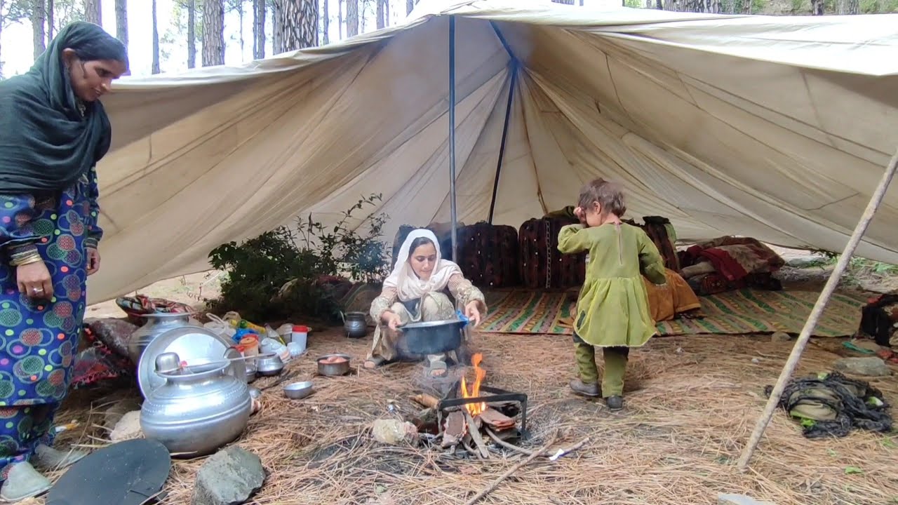 Nomadic Women Lifestyle In Pakistan