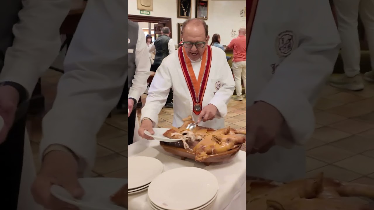 El cochinillo asado de Segovia en el Restaurante Jos&eacute; Mar&iacute;a
