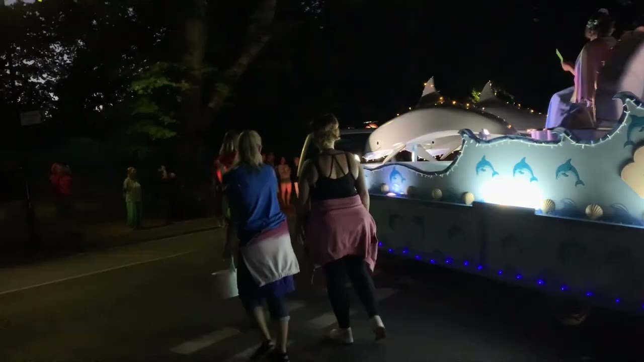 Shanklin illuminated carnival 2022￼