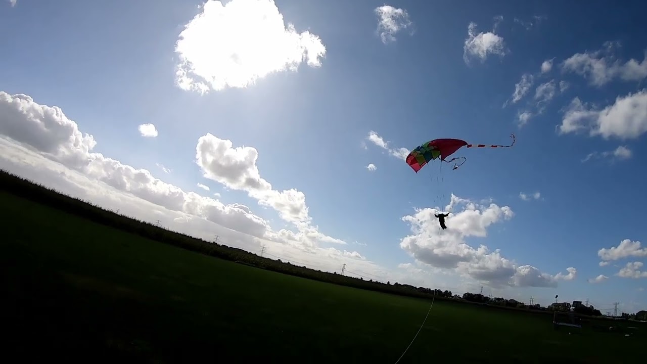 Skydiver parachute kite