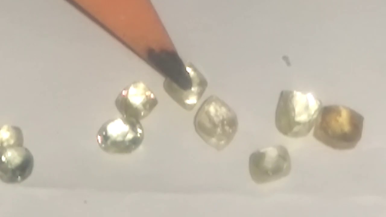 Como identificar os diamantes em estado bruto