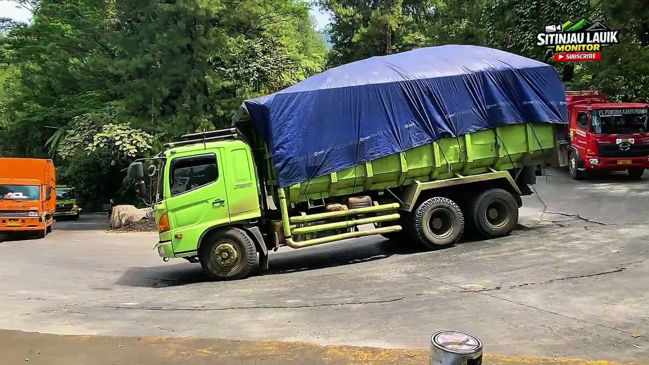 SITINJAU LAUIK MONITOR !!! TIDAK ADA JEDA KENDARAAN LEWAT PADAT MERAYAP