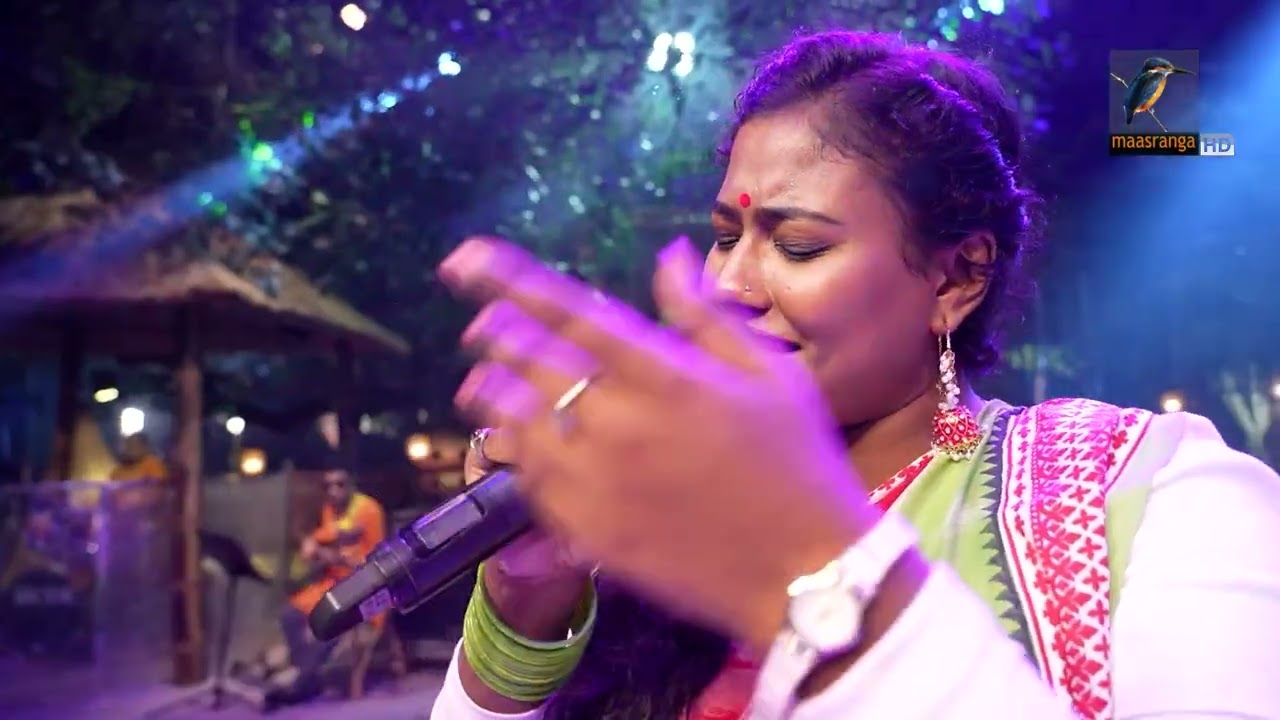 ঝর্ণার কন্ঠে গান শুনে নিজের গলার মালা পড়িয়ে দিলেন গুরুজী | Magic Bauliana 2025
