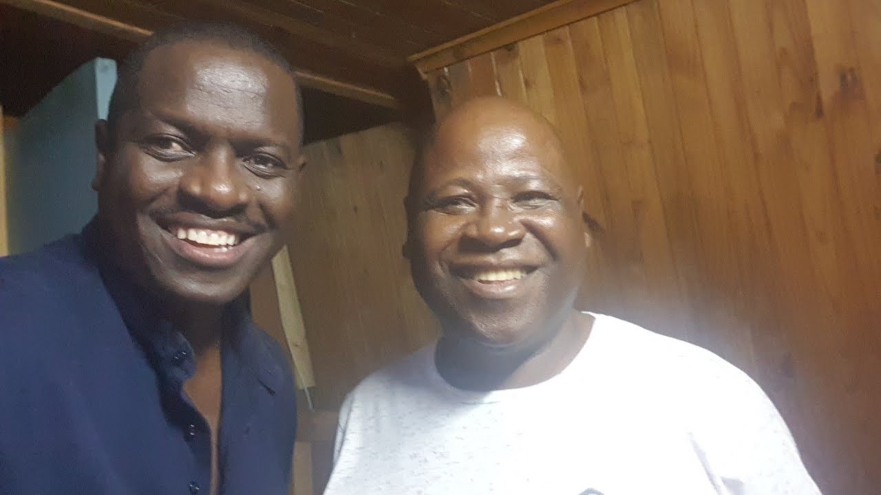 REV DR TT CHIVAVIRO FT SIPHO MAKHABANE : Famba Usacheuke (Official) Video 2023