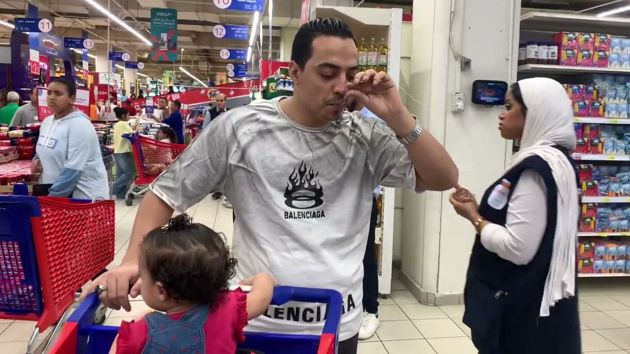 لما تعرف أنهم ببلاش 😂😂