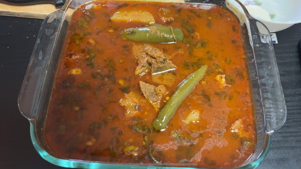 Behad Laziz Aloo Gosht Ka Salan | Potato With Meat Gravy | Aloo Mutton Curry | Desi Style Recipe |
