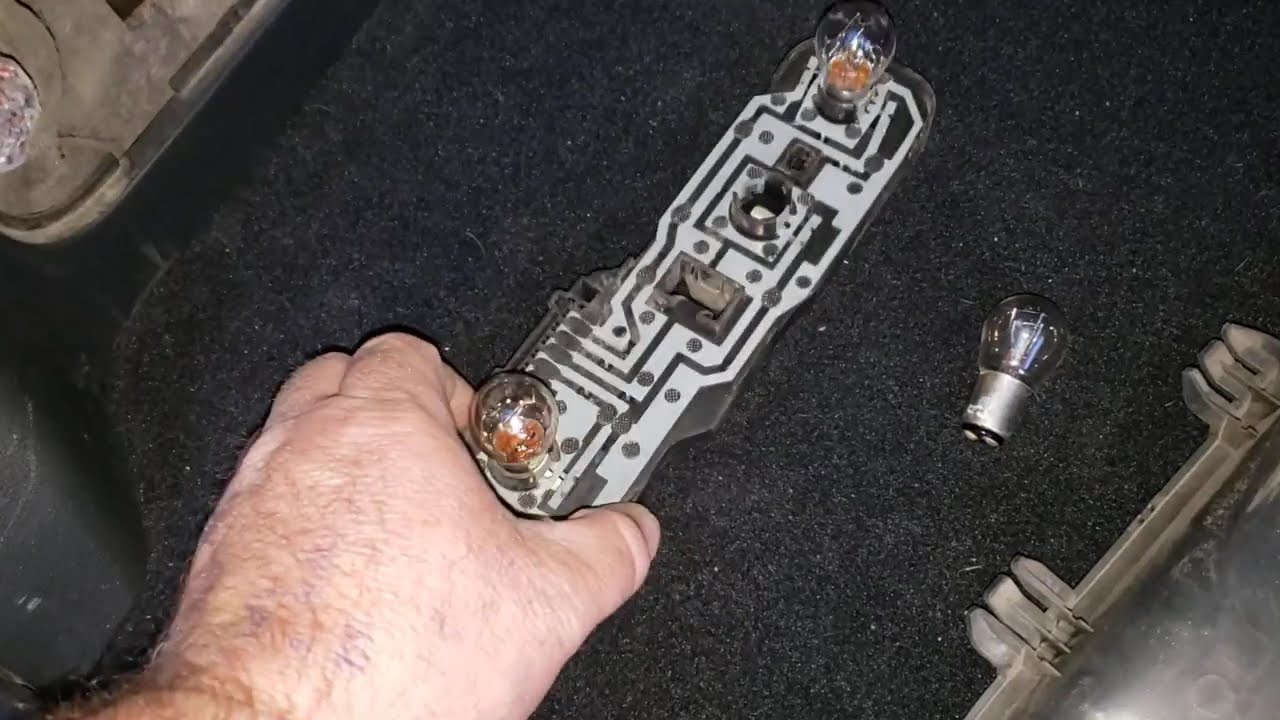 Smart Fortwo Taillight Bulb Replacement