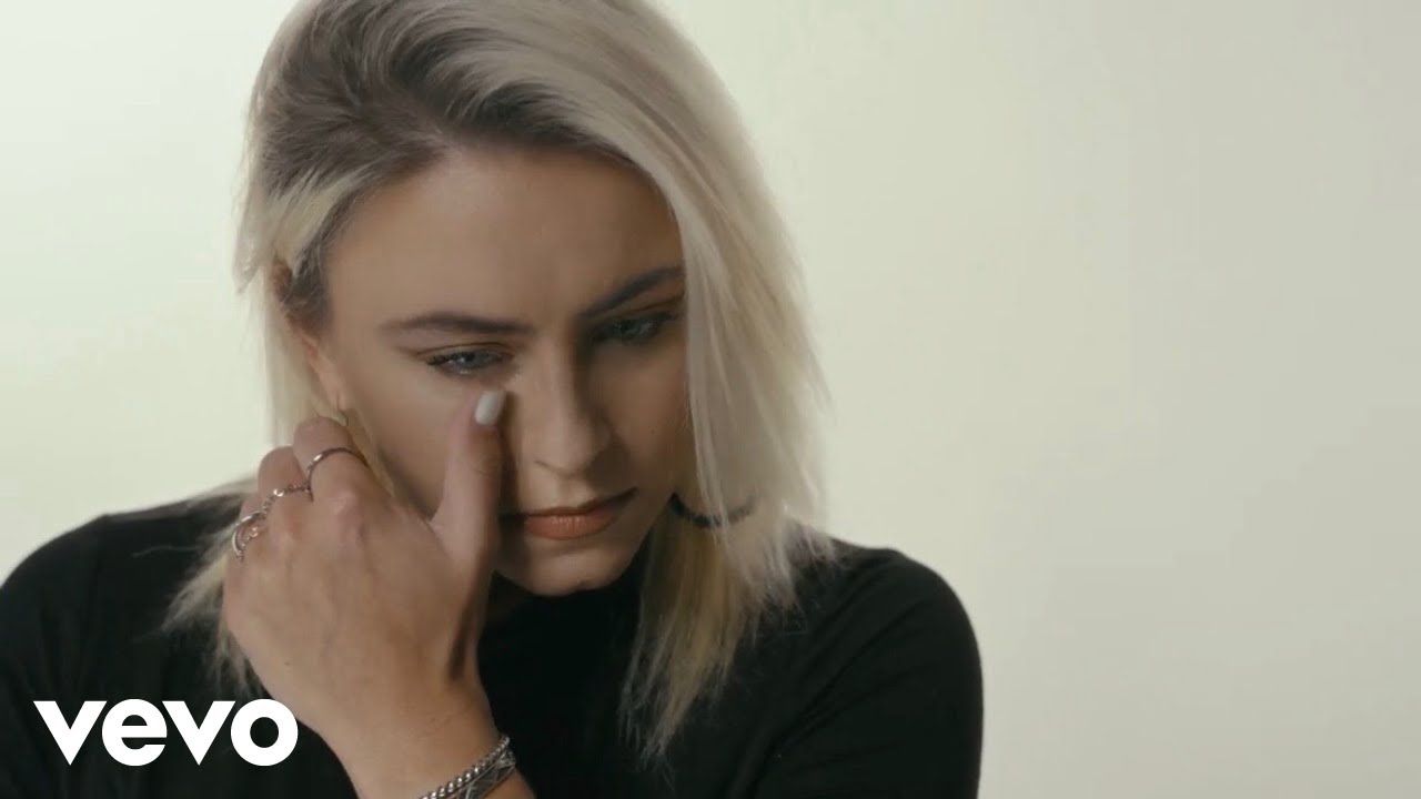 Emma Zinck - Mean to Me