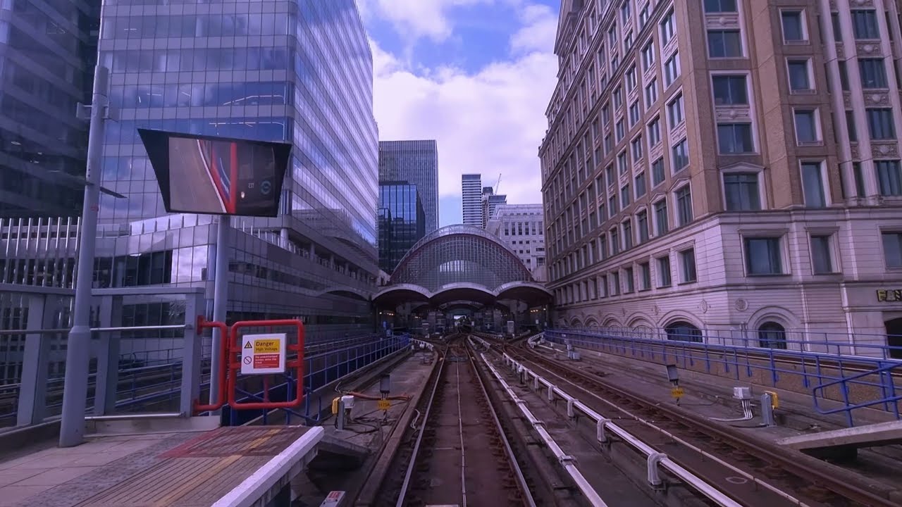 🇬🇧London   A Ride in the Driver's Seat of the DLR   Stratford to Canary Wharf   4k 60fps new