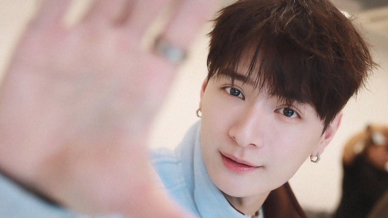 [🔴LIVE] สัมภาษณ์ คริส พีรวัส #KristPerawat กับซิงเกิ้ลล่าสุด 
