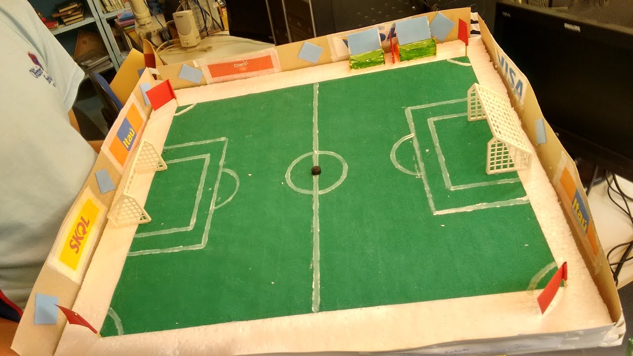 Trabalho maquete: Campo de futebol - Gabriel, Milena, Fernando e Raphael