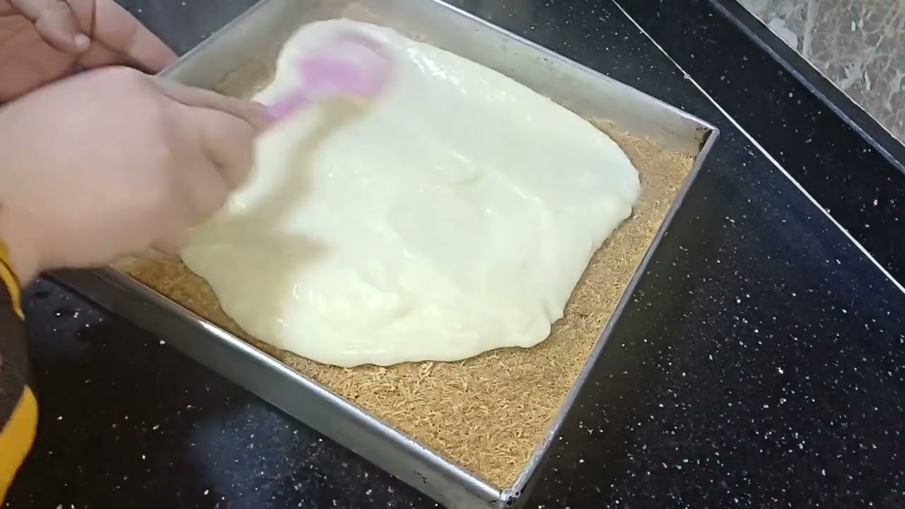 فكرة عبقرية لعشاق الحلويات… كنافة بطعمين مختلفين!… النتيجة خطيرة جدًا 😍🔥