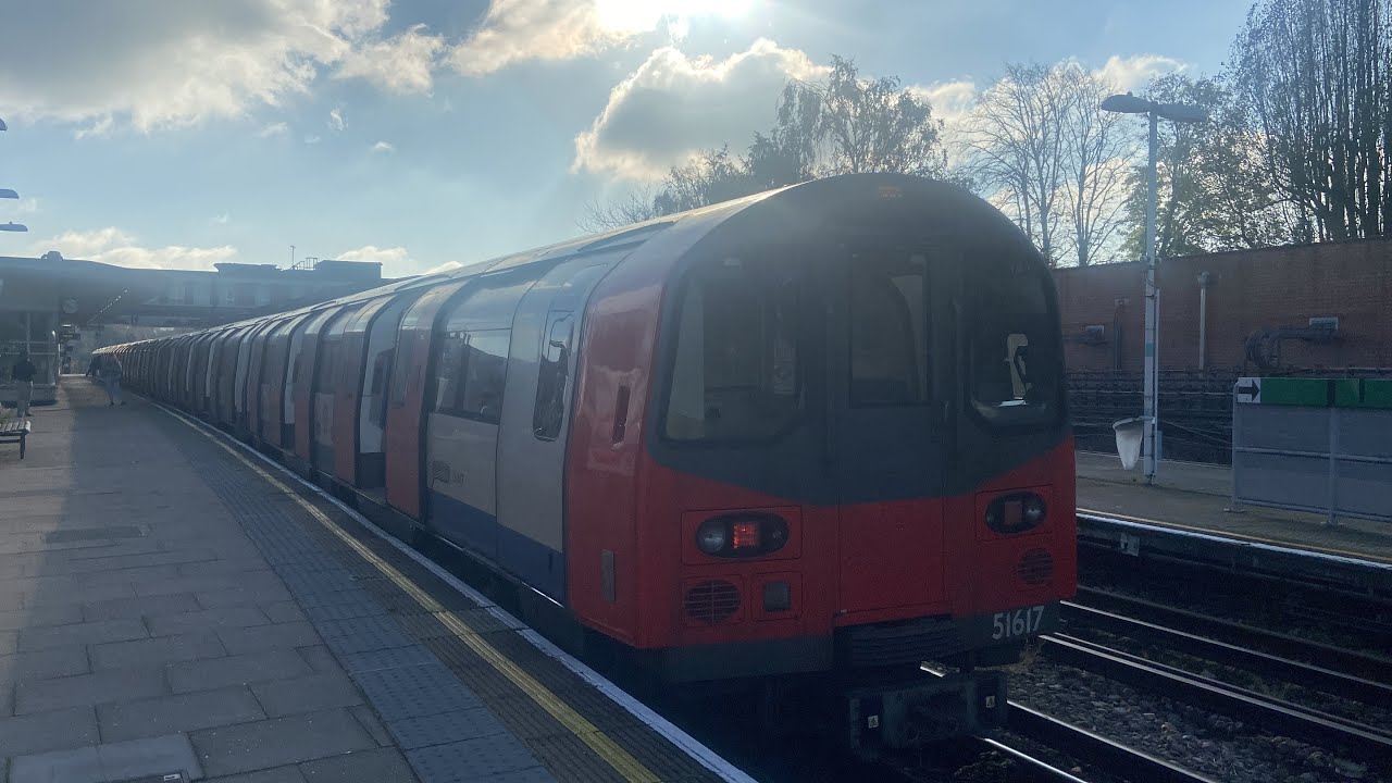 Full Journey on the Northern Line | High Barnet - East Finchley💀