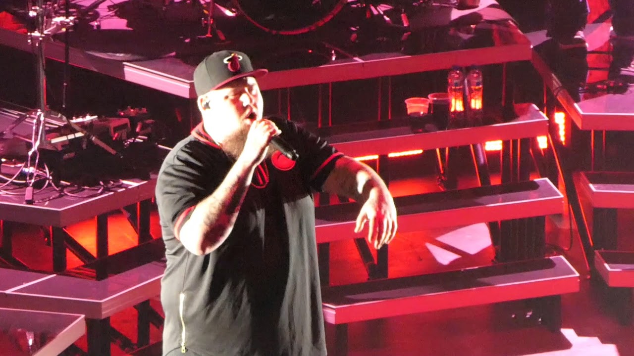 Rag'n'Bone Man - The Fire - live @ 013 Tilburg, the Netherlands 30 October 2017