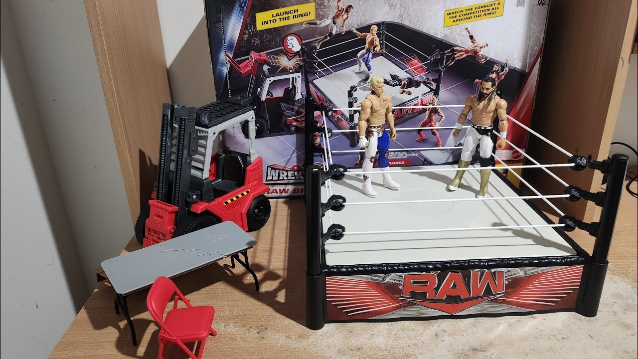 WWE WREKKIN' RAW BRAWL PLAYSET | UNBOXING & REVIEW
