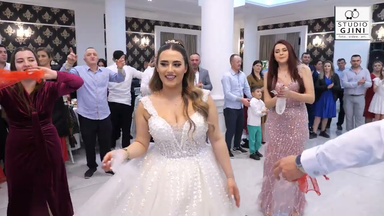 Dasma 2024 /// Nusja Sa Bukur ne Valle me Shoqerin