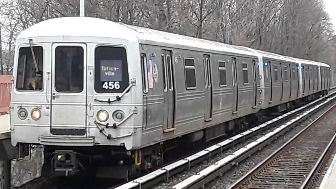 MTA Staten Island Railway: Saint Louis Car R44 Local trains @ Eltingville Station