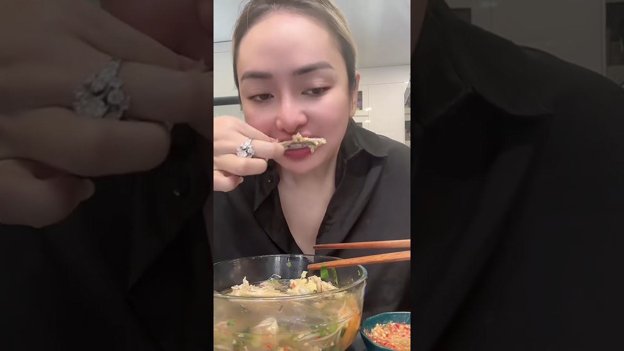 Mời mọi người Mukbang Hủ Tiếu Mỳ Gà, Hủ Tiếu Giò Heo, Hủ Tiếu Trộn với em nghen