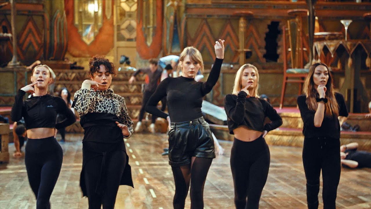 Cats First Look! Go Behind the Scenes With Taylor Swift