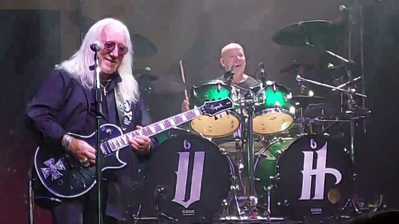 Uriah Heep - The Magician's Birthday guitar solo. Mick Box with Russell Gilbrook.