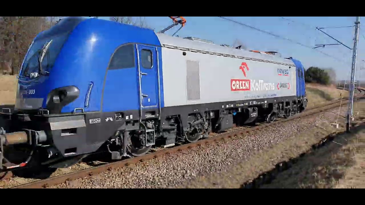 E4DCUd-003 z beczkami na szlaku LK71 , Locomotive E4DCUd-003 with a freight train on the route No.71