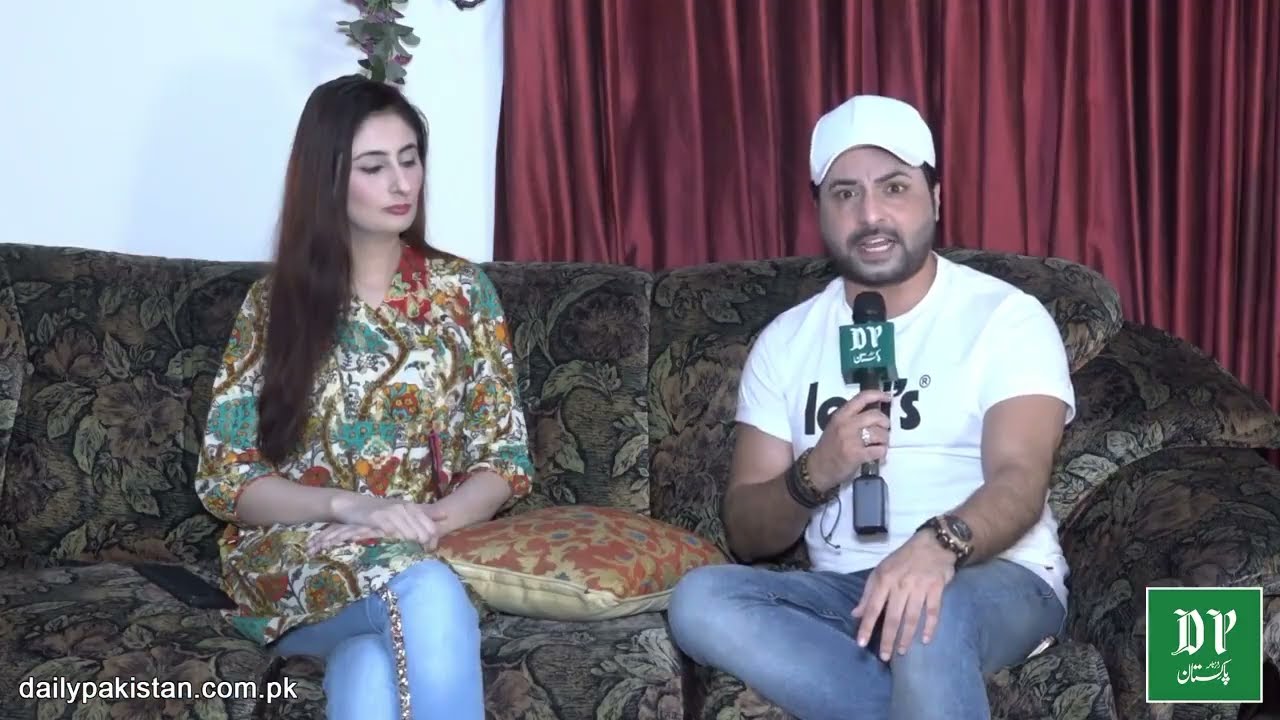 Yasir shami taking class of anchor who recently interview Dua Zahra.
