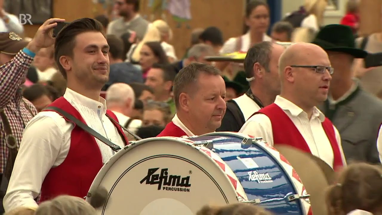 Trachtenkapelle Hesslar - Ruetz Marsch - LIVE 2018 Oide Wiesn