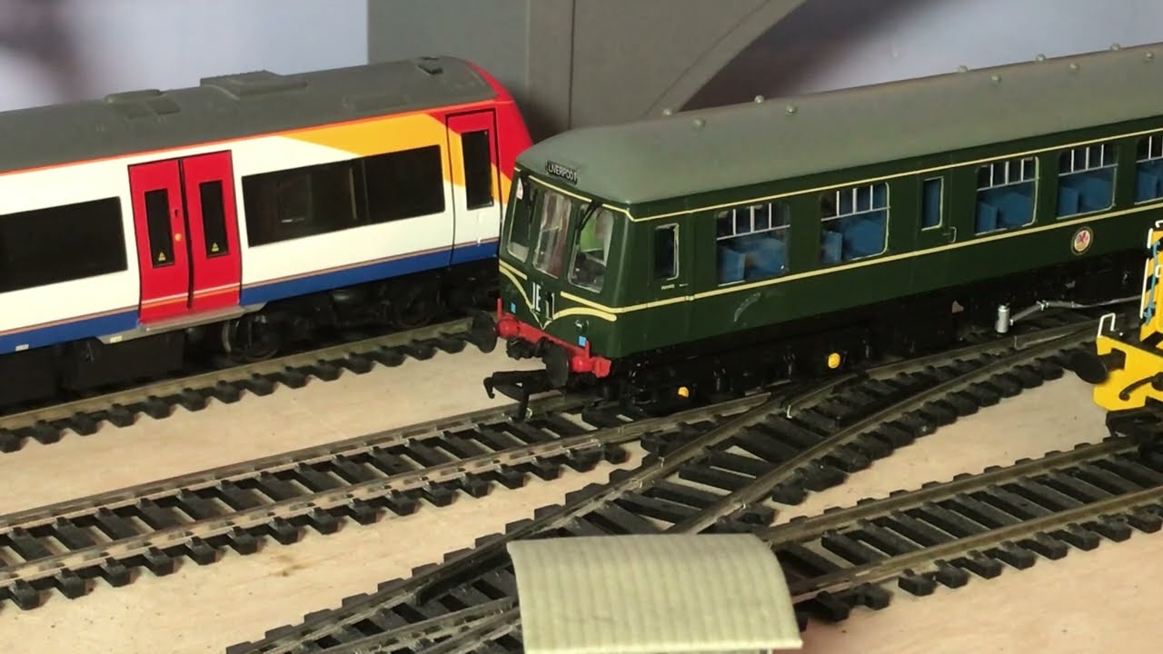 A quick look at two Bachmann Multiple Units - Class 170 Turbostar and a Class 108.