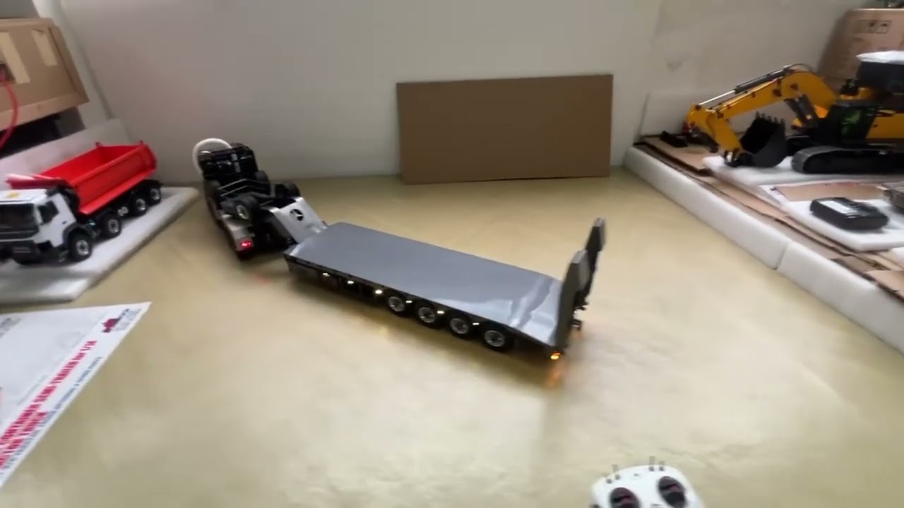 The 8x8 heavy tractor with heavy trailer perfect match！#rctractor #rctrailer #rcmodel #rchobby