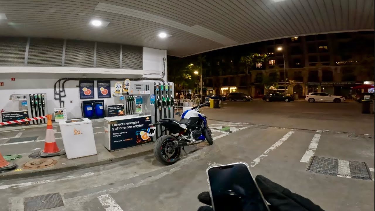 MADRID CHILL NIGHT RIDE BMW F900R 4K 60 FPS