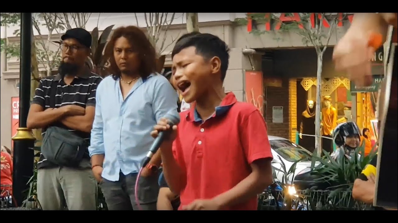 Adik iskandar,,suara memang sedap power giler-ROMAN CINTA